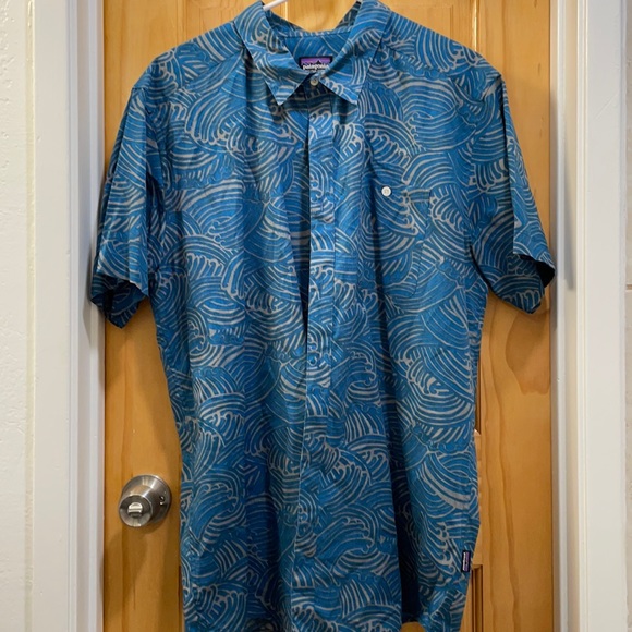 Patagonia button up - Picture 1 of 4